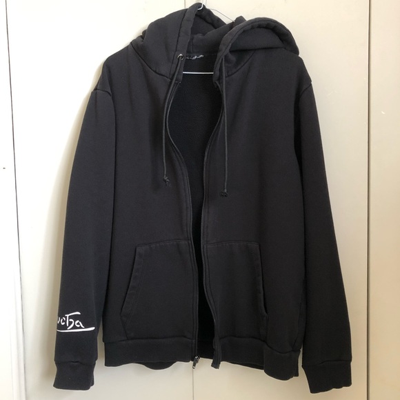 Alphonse Mucha x Forever 21 Zipped Hoodie Printed with Stained-Glass Window - Picture 6 of 8